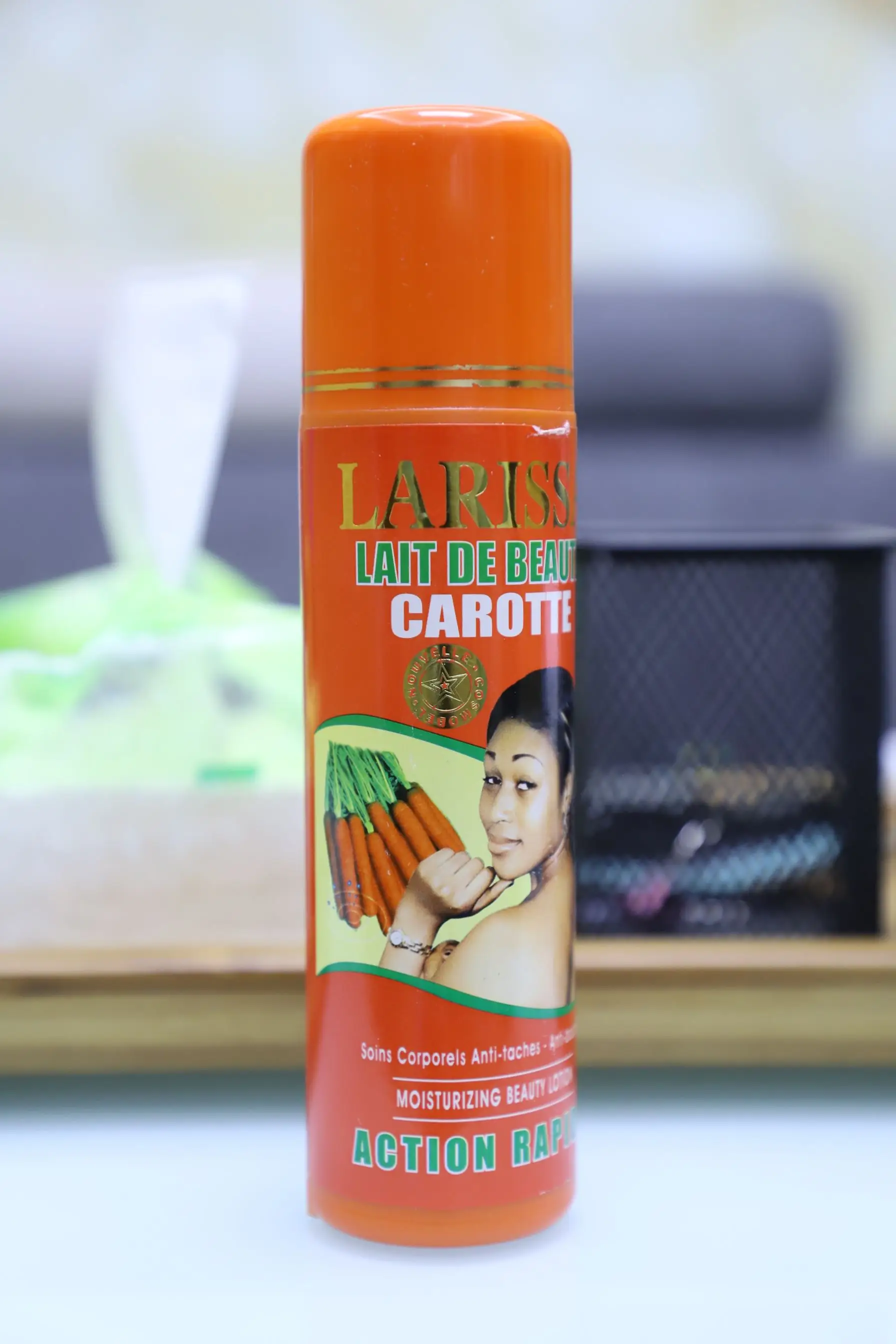 Лариса LAIT DE BEAUTE CAROTTE отбеливающий лосьон для красоты 250 мл