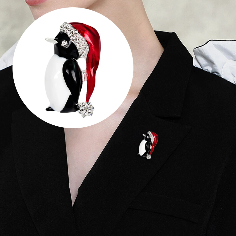 Fashion Jewellery Women New Cute Neck Brooches Pins Ladies Christmas Animal Pattern Crystal Brooch Pin Women Clothes Accessories
