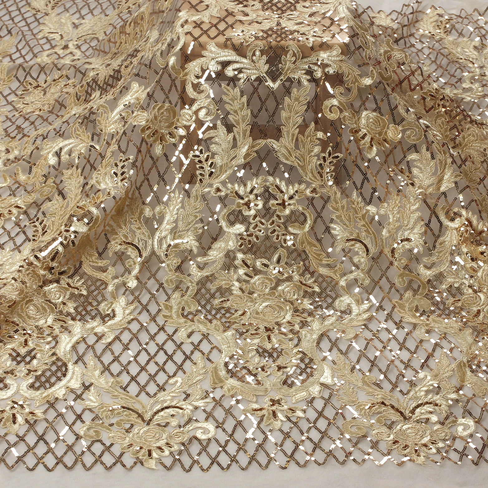 Горячая Мода Стиль off white и другие 3 цвета шнур блестки emboidery кружевная ткань свадебное/вечернее платье ткань 1 ярд