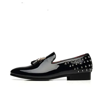 

2020 Newest Spring Rivet Men Loafers Shoes Fashion Personality Solid Slip on Leather Shoe Man Party Footwear Flats Men Loafers