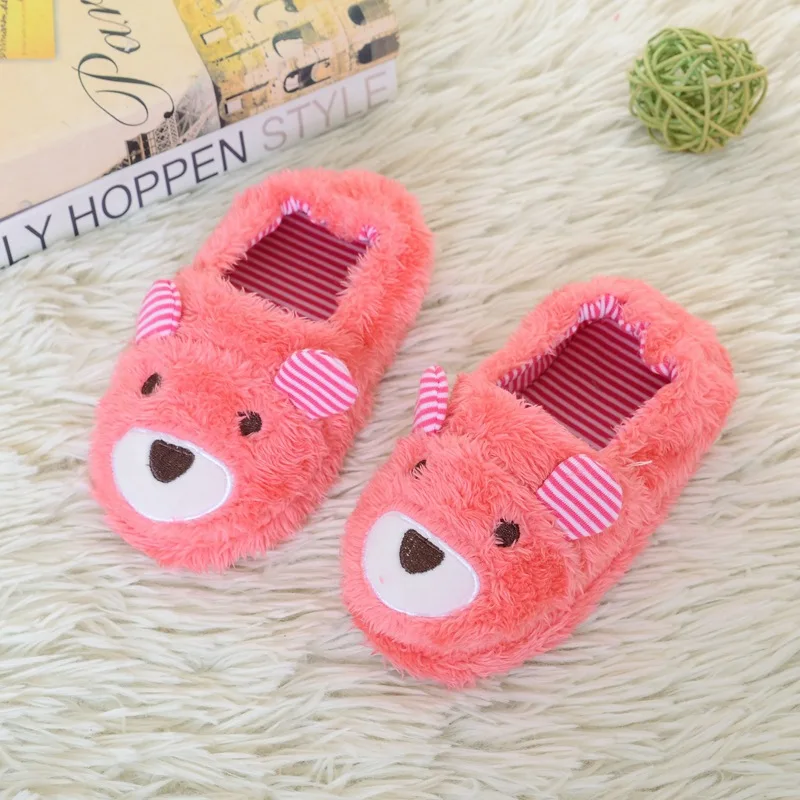 Тапочки для маленьких девочек; тапочки для малышей; зимняя плюшевая теплая Домашняя обувь для детей с героями мультфильмов; Детская домашняя обувь; обувь для щенка, кролика, панды, кота - Цвет: Pink 5