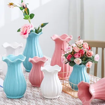 

White ceramic vase home decoration model room Nordic ruffled flower Chaozhou vase trumpet home decoration miniature figurines