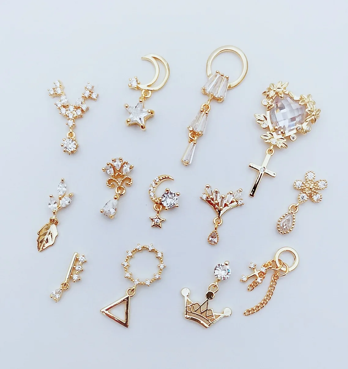 

Yiwu Nail Rhinestone Manufacturers Currently Available Wholesale Nail Alloy Accessory Real Gold Zircon Nail Crystal Strength