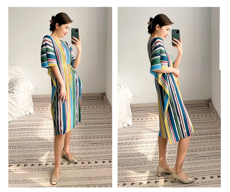 

HOT SELLING Miyake fold French oil painting stripe v-neck batwing sleeve dress IN STOCK