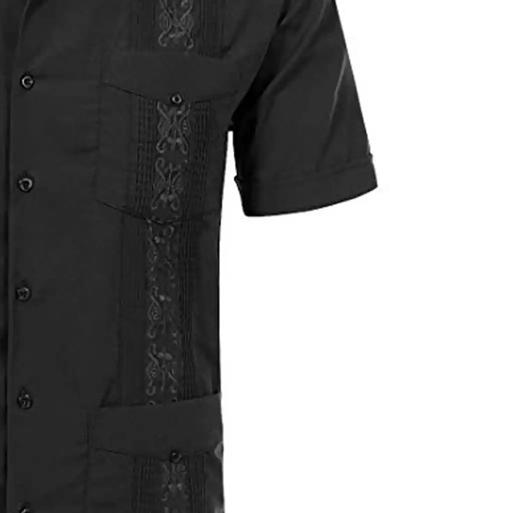 camisa negra botones blancos