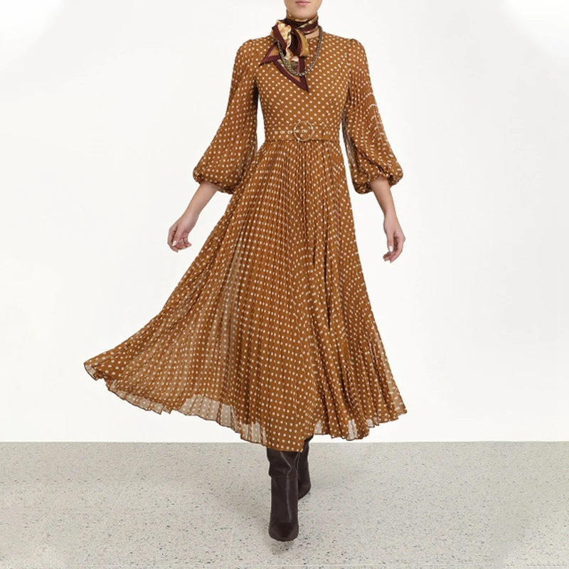 12076144385_184134072