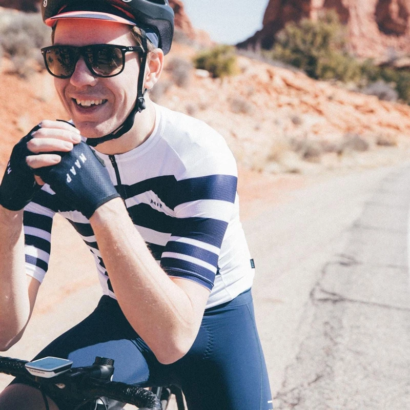 Maap_InTheField_Autumn_Moab_1970_halfwidth1_2048x2048