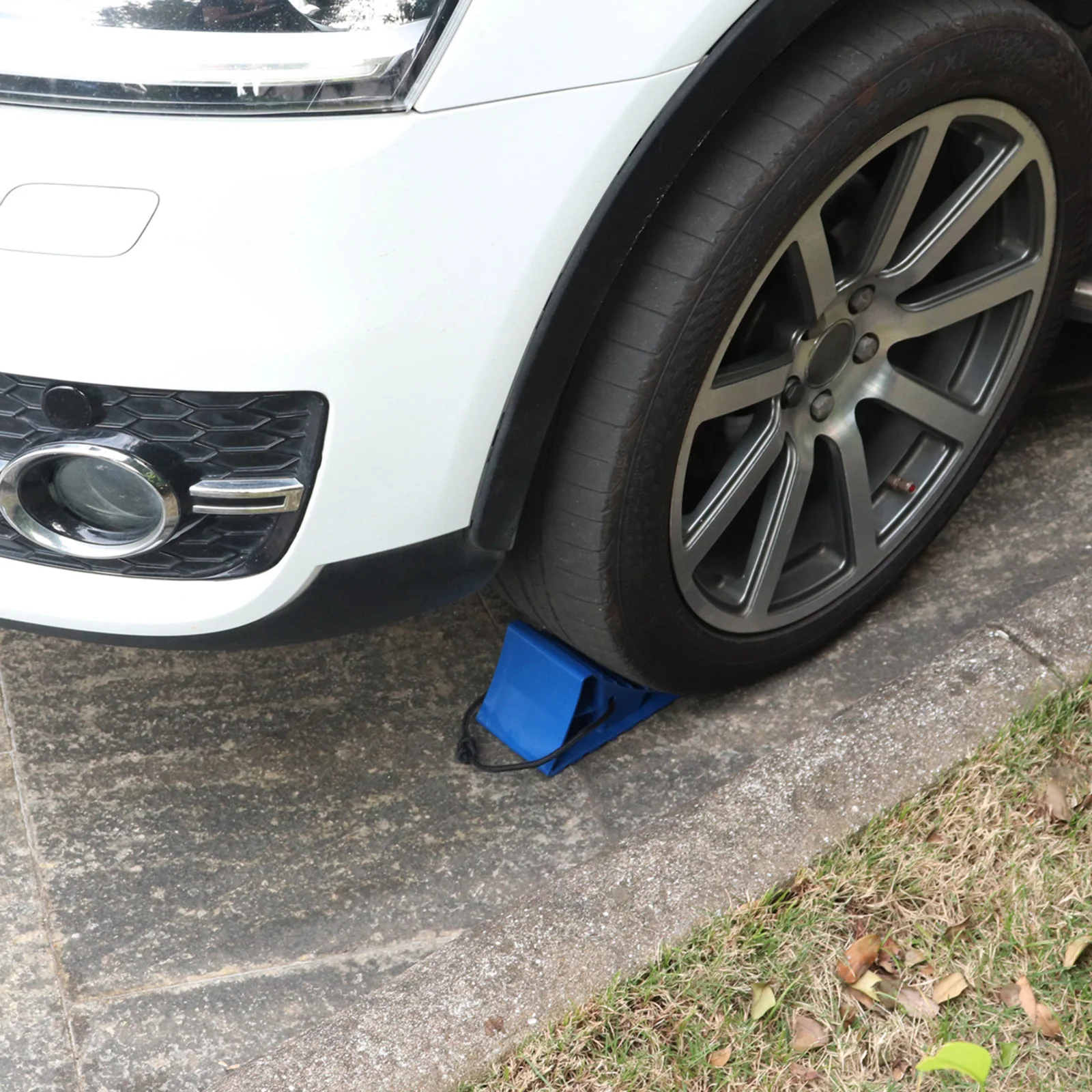 Wheel Chocks Heavy Duty with Rope for Travel Trailer Anti-slip 7.8 x 4.1 x 3.8