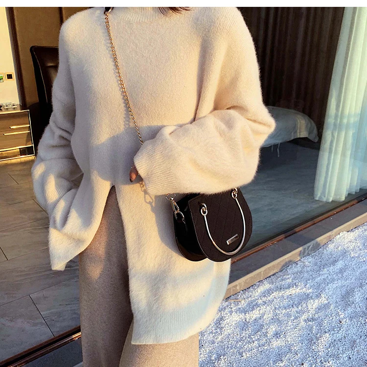 Autumn And Winter Fashion Wild Solid Color Messenger Bag Messenger Bag Width 19cm Height 15.5cm Thickness 8cm