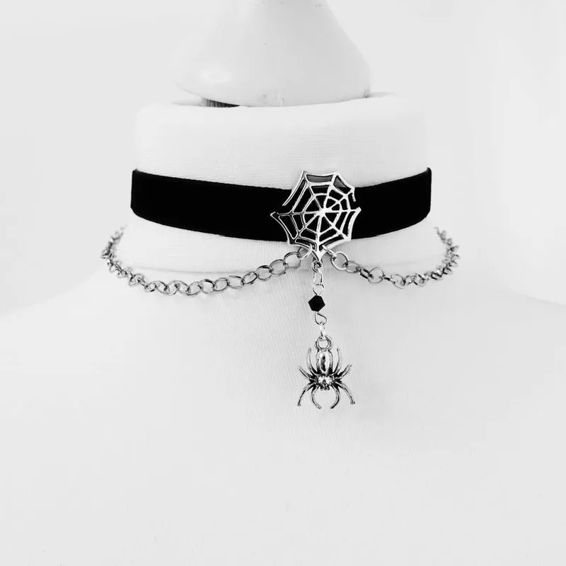 Punk Black Velvet Spiderweb Choker Spooky Hanging Spider Chain Collana Ragnatele Halloween Gioielli Gotici Creatività Regalo Donna