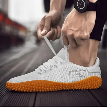 

Men Casual Shoes 2020 New Spring Summer Ultra-light Sneakers For Men Fashion Mesh Breathable Vulcanized Shoes Male White Shoes