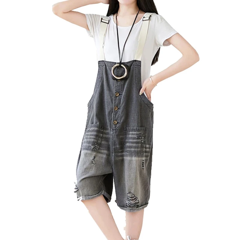 loose short overalls