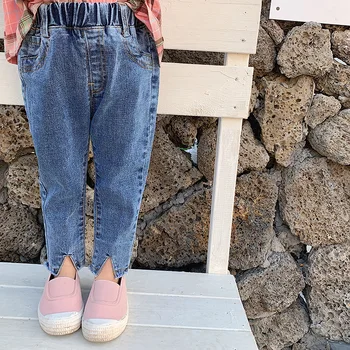 

2020 Korean spring new baby girls Korean leisure Jeans children loose solid color pants