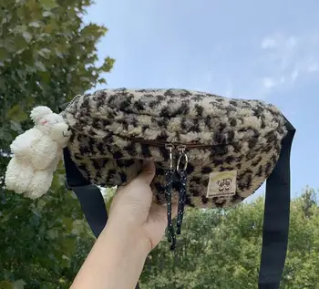 

2020 Retro leopard plush chest bag wild autumn and winter new Japanese and Korean shoulder bag