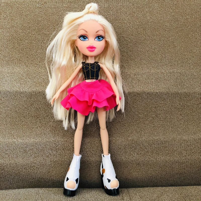 Оригинальные новые 23 см оригинальные модные фигурки BratzDoll спящие вечерние красные волосы YASMIN красивые MGAdoll лучший подарок для ребенка