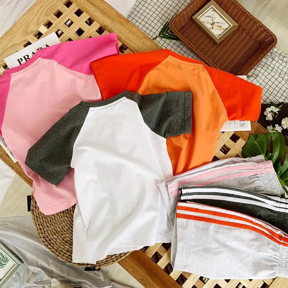 

Clothes for parents and children T -shirt printed