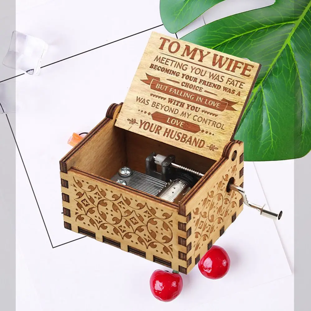 Engraved Music Box-You Are My Sunshine Wooden Retro Hand-cranked Music Box Original Gift for Daughter ZXY9862