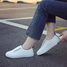 Новые женские кроссовки; белая прогулочная Обувь На Шнуровке; женская Вулканизированная обувь из искусственной кожи; Новая повседневная удобная обувь на плоской подошве