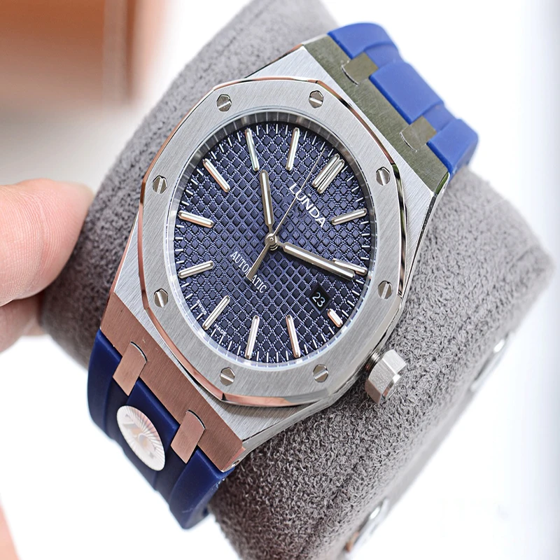 

AAA Men's mechanical watch carbon fiber diving two-color luminous thin automatic mechanical rubber strap 1:1 watch