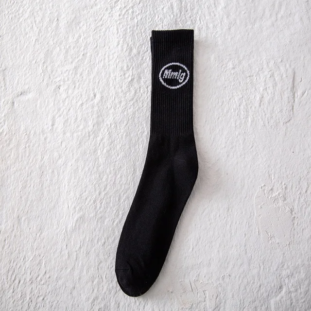 Meias da marca INS: a última tendência para homens e mulheres