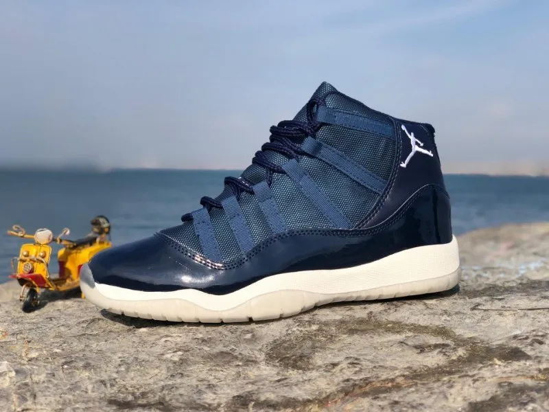 Jordan 11 ретро синий