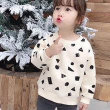 В году, новые осенние топы для девочек и Зимний пуловер для мальчиков и девочек черный квадрат граффити охранника Топ нейтральный стиль Мальчики Футболка