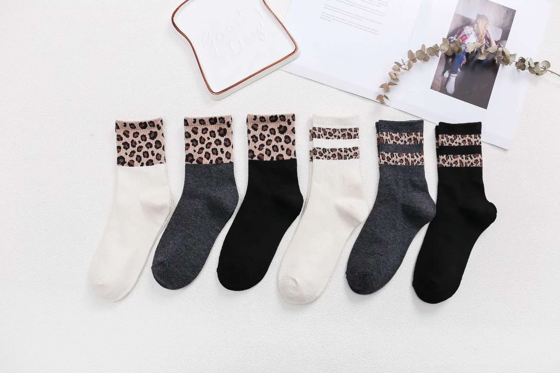 Лидер продаж, новые леопардовые Хлопковые женские носки Harajuku модные удобные осенне-зимние теплые леопардовые носки в полоску