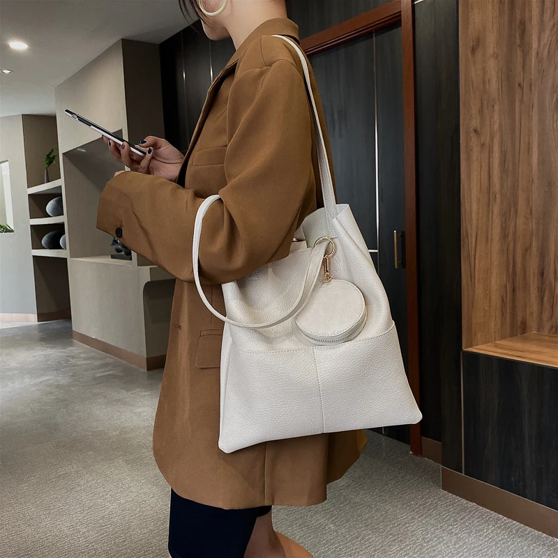 Hot sale women handbag large capacity shoulder bags high quality soft PU bookbags ladies wild schoolbags sac a main femme 2020