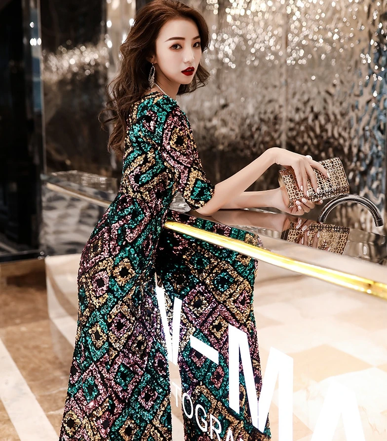 2020 New Listing Sequins Evening Dress Long Elegant V-neck Womens Formal Gown A-Line Banquet Half Sleeves Evening Party Gowns