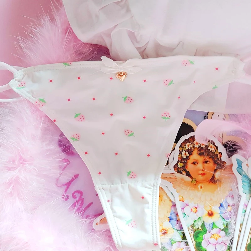Японское Сексуальное ГОРЯЧЕЕ нижнее белье, женские Трусы-стринги Kawaii, женские стринги, милый клубничный молочный шелк с принтом, хипстерские трусики для девушек