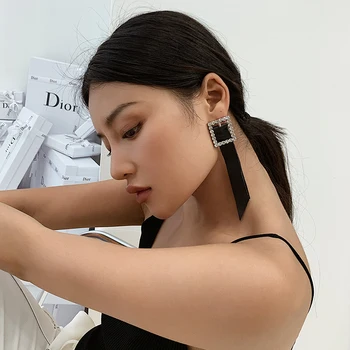 

Timeless Wonder Zirconia PU Drop Statement Earrings Women Jewelry Punk Goth Boho Top Runway Designer Trendy Hip Hop Ins New 8310