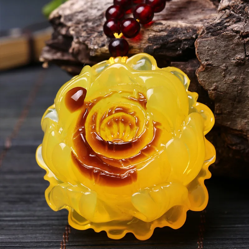 

Hand-polished Dominion Guanyin Pendant Necklace Men and Women Sweater Chain Pendant New rose Amber Wax necklace