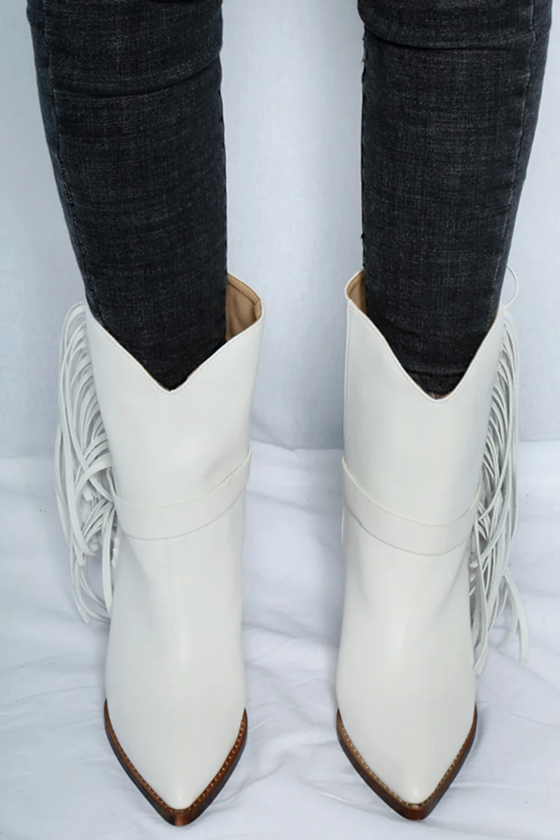 Для женщин на среднем каблуке, лодочки, с острым носом, ковбойские ботинки до лодыжек с кисточками; размер с увеличенной полнотой кожаные сапоги в Западном ковбойском стиле с острым носком сапоги Демисезонные ботинки