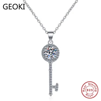 

Geoki Passed Diamond Test Perfect Cut 0.5-1 ct Good Moissanite Key Pendant Necklace Women 925 Sterling Silver Diamond Necklaces