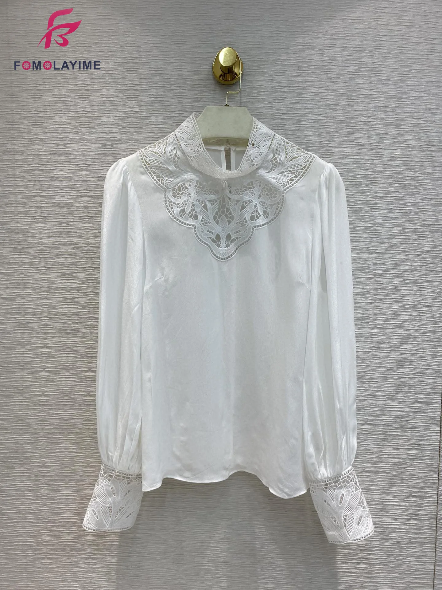 

2020 Spring Summer High-quality Woman Shirt Nail Bead Button Blouses O-Neck Hollow Out Sleeve Hollow Out Famous Lady Shirt