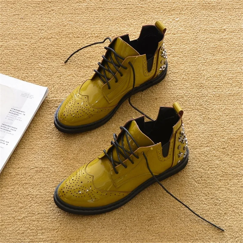 Patent Leather Flat Heel Chelsea Boots Women Shoes 2020 New Rivets Short Tube Single Ankle Boot British Carved Lady Western Boot (13)