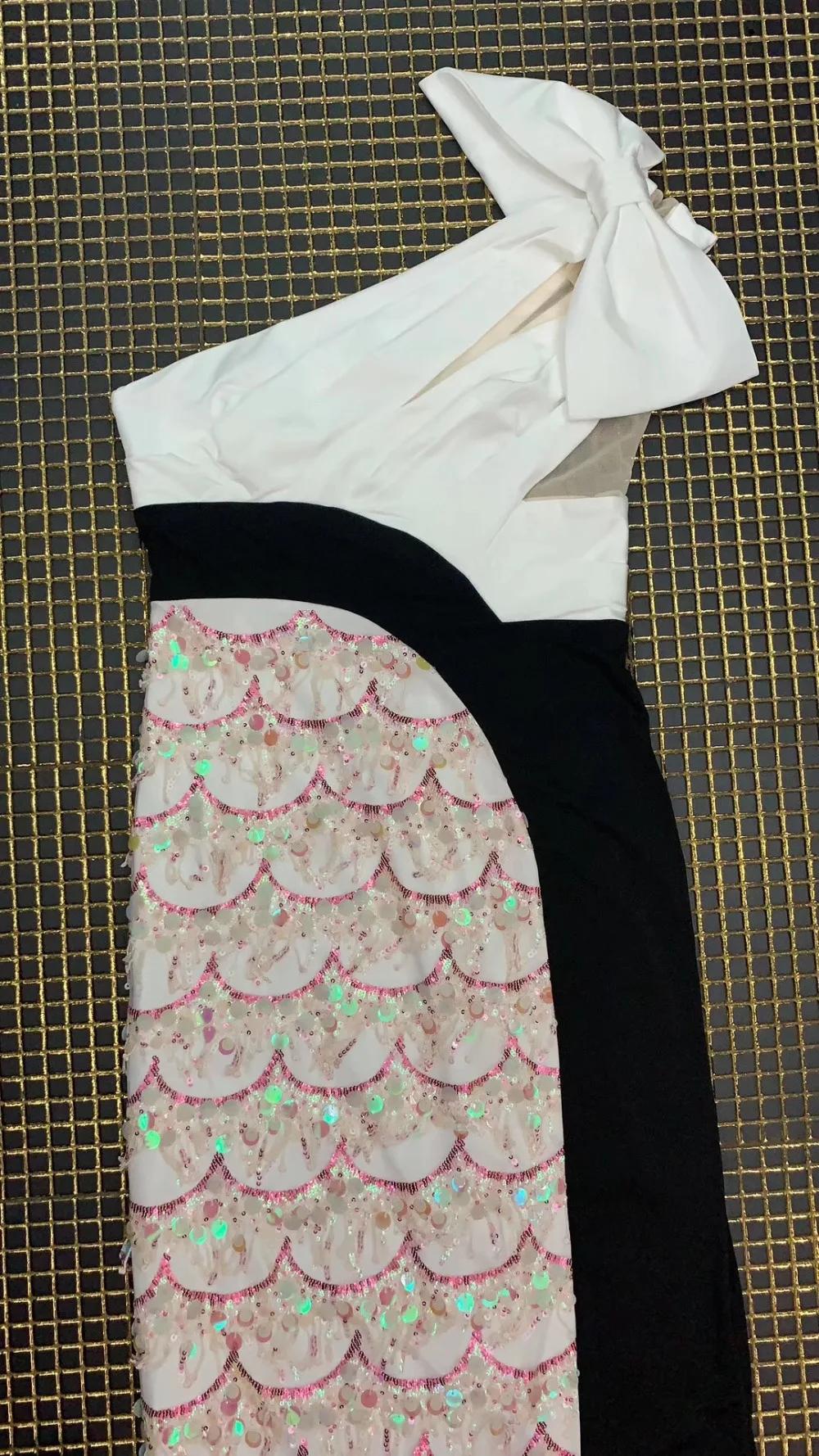 Новые модные черные с белым, со стразами, в стиле пэчворк; с длинными Maxi Dress Vestidos знаменитости Вечерние вечернее платье, одно плечо праздничное платье