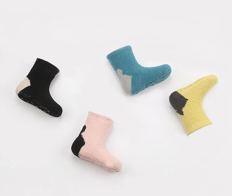 Детские носки-тапочки новые стильные зимние толстые коралловые бархатные нескользящие носки из Южной Кореи детские носки для сна