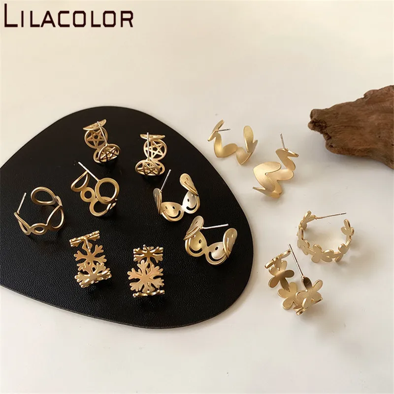 

Lilacolor Hollow Flower Smiling Face Women Stud Earrings Gold Color Vintage Metal Geometric Girls Female Stud Earring Jewelry