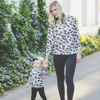 

Mommy and Me Clothes Family Matching Outfits Long Sleeve Leopard Print T-shirt Knitted Mom and Daughter Clothing Fashion Outfits