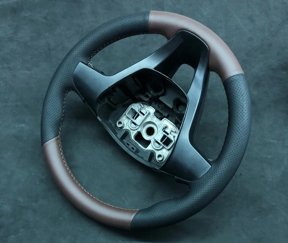 Оплетка на руль для Lada Vesta Xray- кожаный чехол на руль для автомобиля
