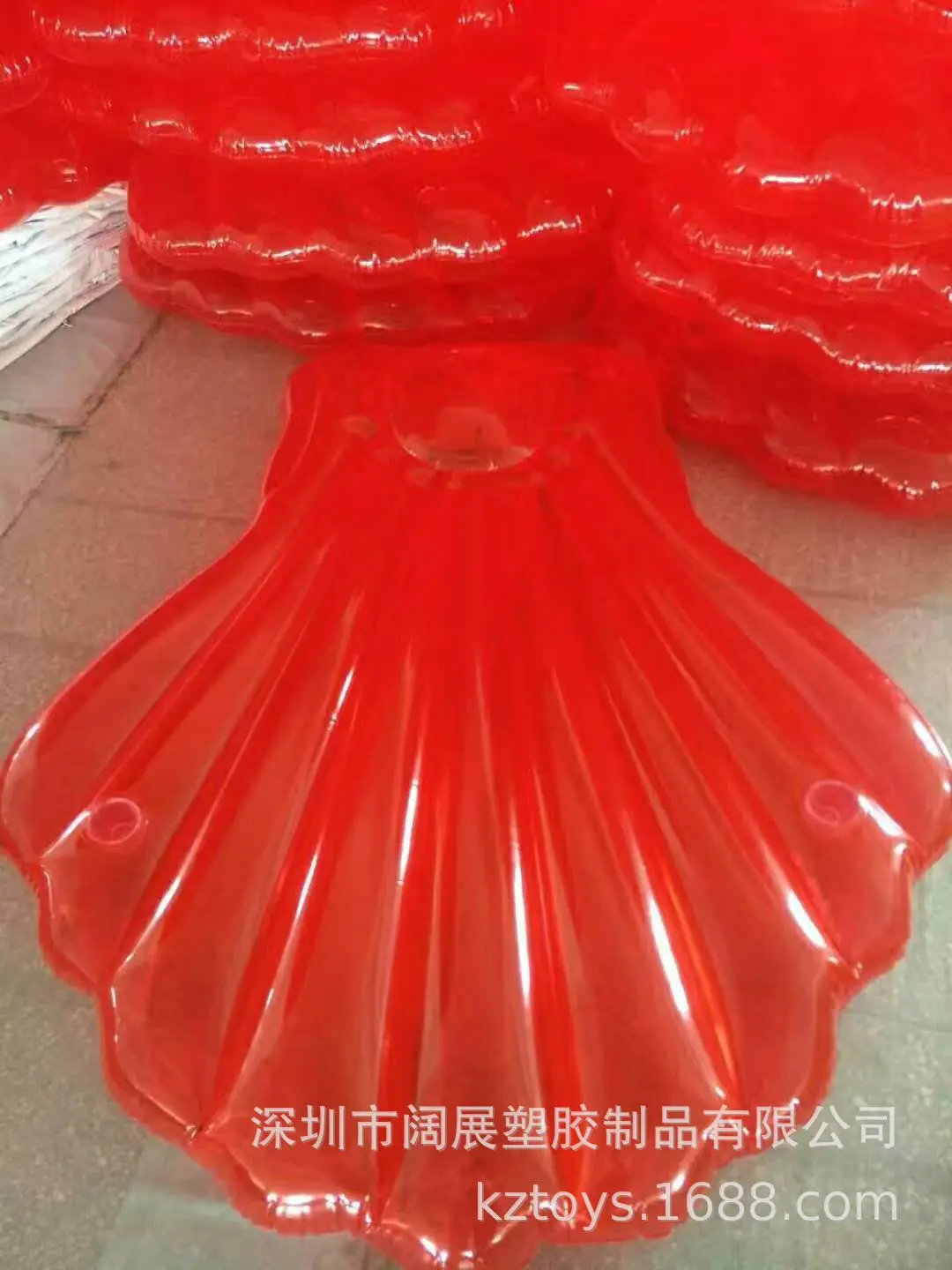 

Currently Available Environmentally Friendly Thick PVC, Water Adult Inflatable Red Shell Floating Row Pearl Scallop Floating Row