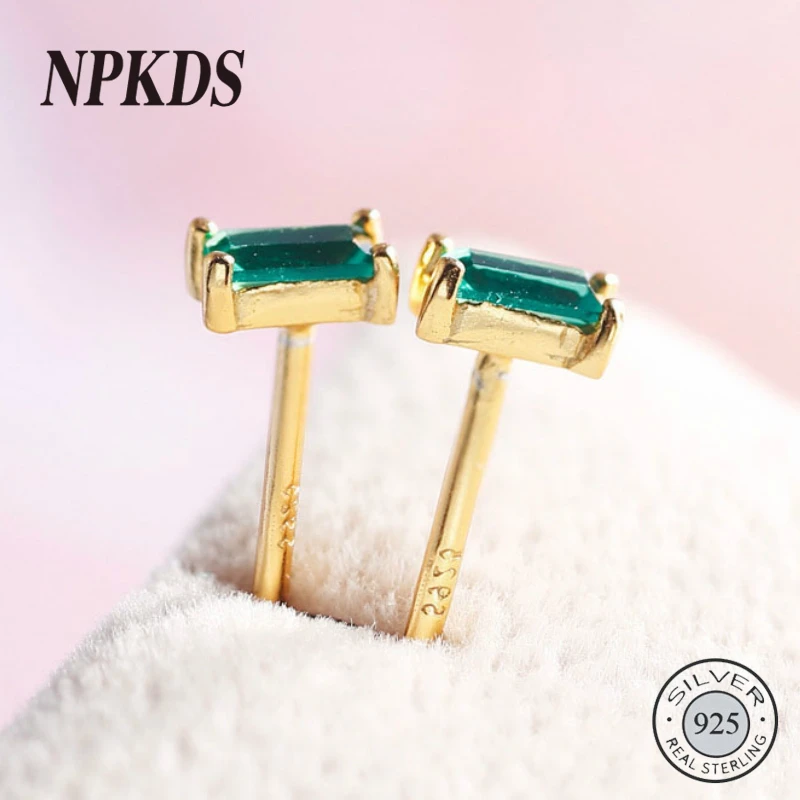 

New 925 Sterling Silver Emerald Stud Earrings Geometry Simply Wild Green Zircon Small Earrings for Women Silver 925 Jewelry Chic