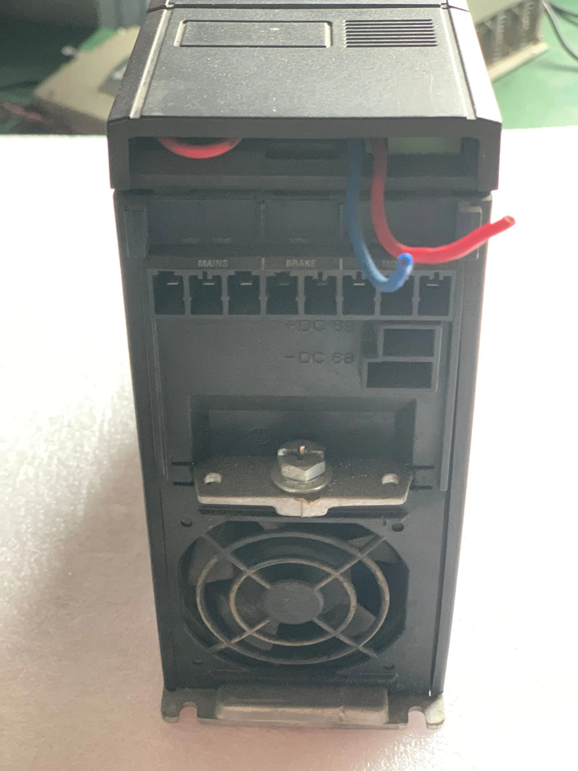VLT2805PT4B20STR0DBF00A00 0.55KW 380V