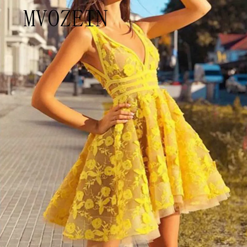 Vestidos Серебряное платье для выпускного вечера атласное с v-образным вырезом без рукавов с бисером выше колен Короткие Выпускные платья вечерние платья