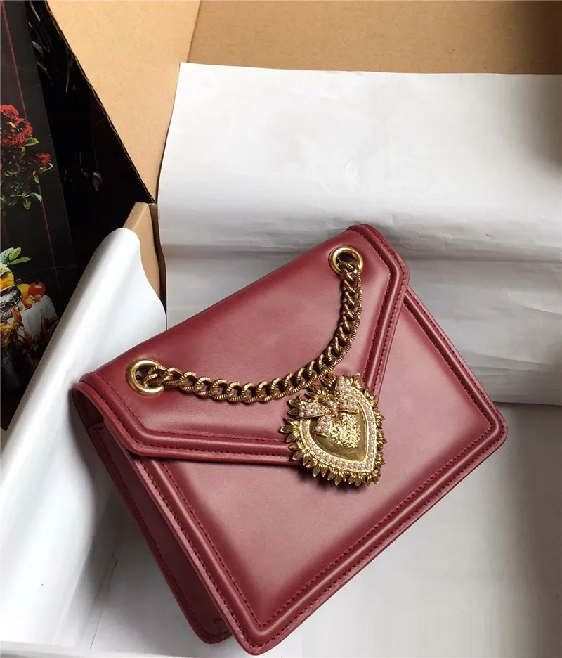 Роскошные дизайнерские сумки известного бренда с золотым сердцем и цепочками, высококачественные женские сумки на плечо, женские вечерние сумки-мессенджеры