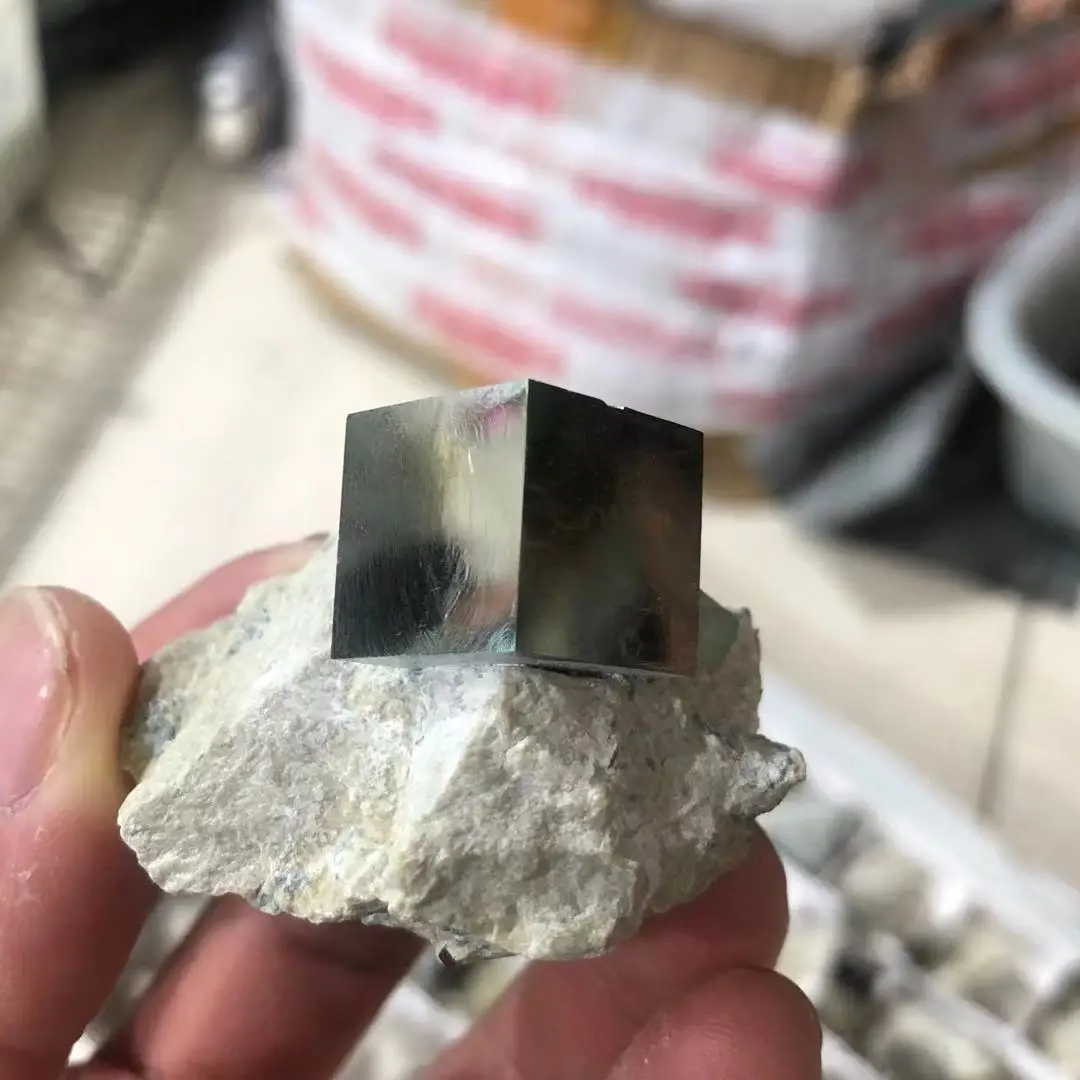 Natural pyrite ore mineral crystal stone mineral iron square quartz teaching specimen gem jewelry pyrite DIY jewelry 5