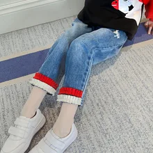 Весенняя новая стильная детская одежда в Корейском стиле для девочек; красные и белые джинсы с дырками; брюки с потертостями