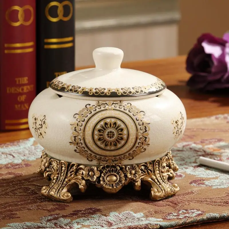 2 European Style Ceramics Ashtray Portable Large Capacity Cigarette Ash Tray Cenicero Ash Tray Ornaments Smoking Accessories - Цвет: 2