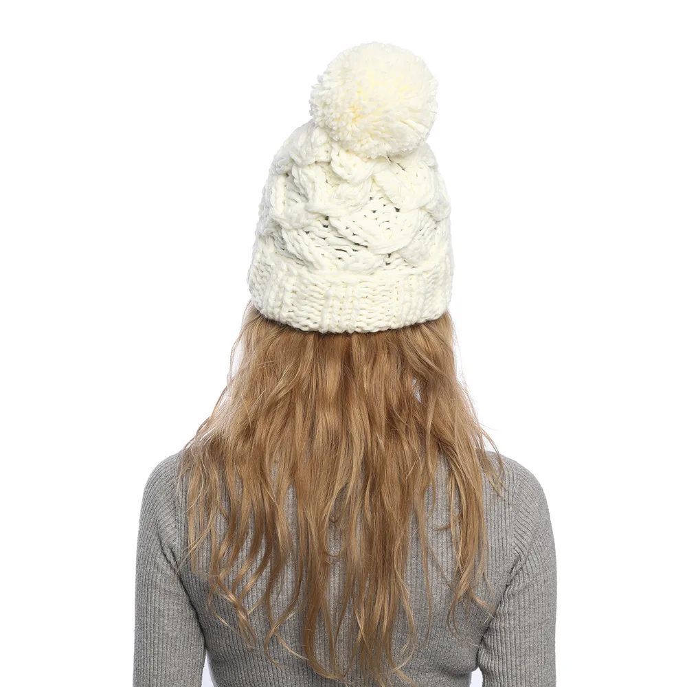 European and American wind new autumn and winter sky hat ladies knitted wool hat thickened outdoor wool ball warm knitted hat
